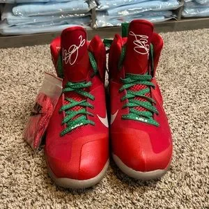 Nike | Shoes | Xmas Lebron 9 Size 1 | Poshmark display picture 3